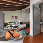 Dmora Retreat *