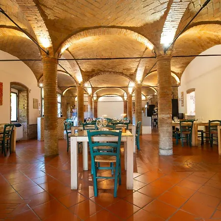 Dmora Retreat بارما