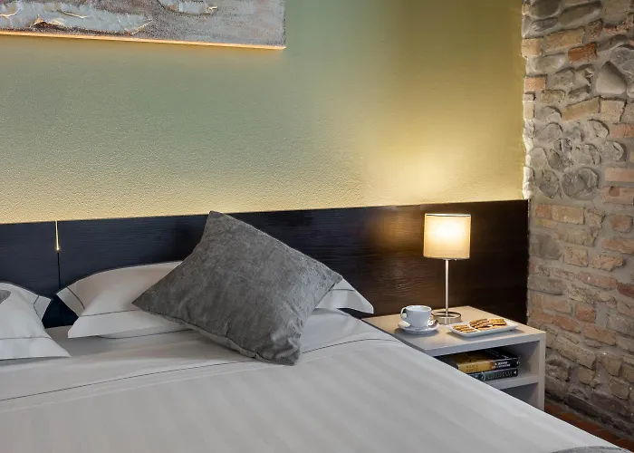 ホテル Dmora Retreat *